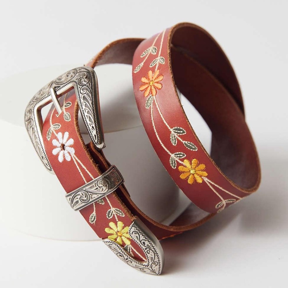 NEW! Urban Outfitters Embroidered Western Leather Belt Size L